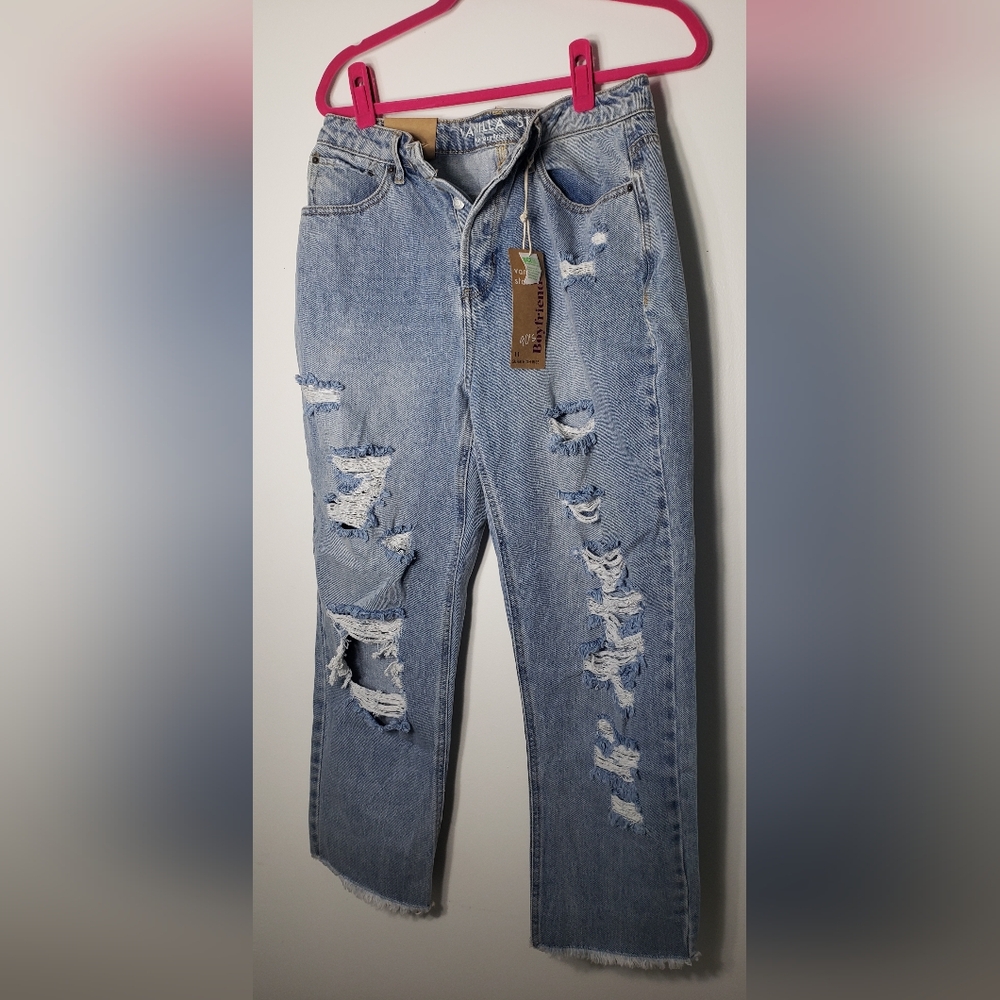 Vanilla star size 11 90's boyfriend fit distressed button fly jeans